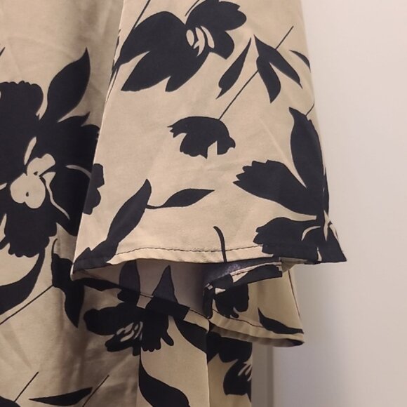 SHEIN Black and Cream Floral Blouse - Picture 3 of 7